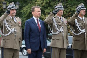 Minister obrony narodowej Mariusz Błaszczak oraz dowódca generalny Rodzajów Sił Zbrojnych gen. broni Jarosław Mika i Szef Sztabu Generalnego Wojska Polskiego gen. broni Rajmund Andrzejczak, Dowódca Operacyjny Rodzajów Sił Zbrojnych gen. dyw. Tomasz Piotrowski