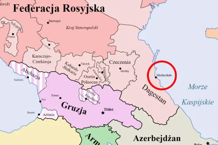 Mapa polityczna Kaukazu z zaznaczoną stolicą Dagestanu, Machaczkałą.