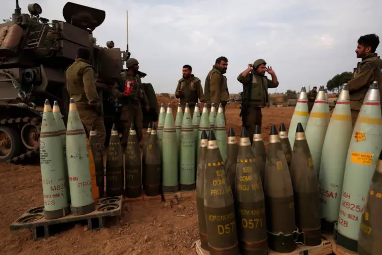 Izraelscy artylerzyści przy granicy ze Strefą Gazy. Zdjęcie ilustracyjne. Źródło: PAP/EPA