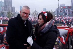Grzegorz Braun. Ewa Zajączkowska-Hernik. Marsz Niepodległości 2023. Rondo Dmowskiego. Warszawa. Konfederacja