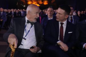 Janusz Korwin-Mikke i Sławomir Mentzen.