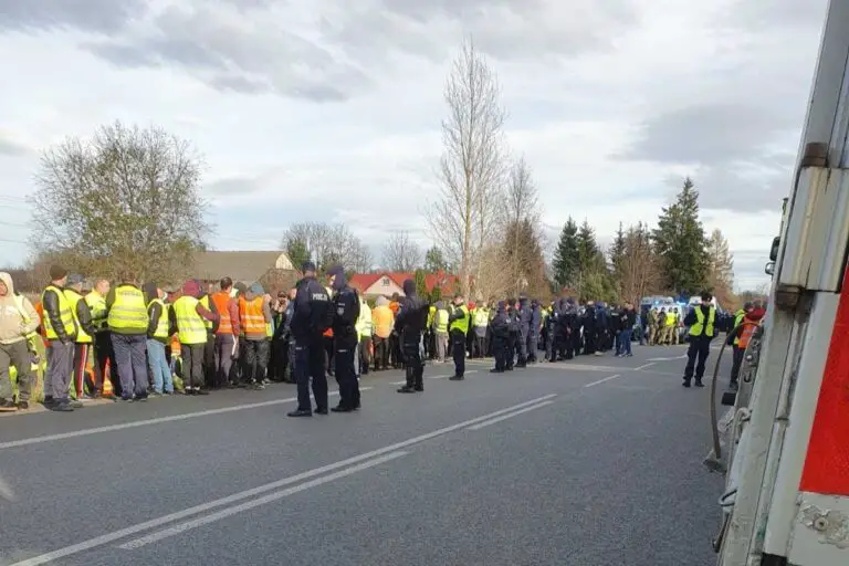 Blokada dla ukriańskich ciężarówek zorganizowana przez polskich przewoźników. Foto: x/Rafał Mekler