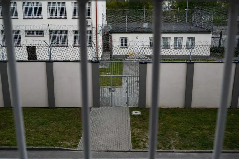 Widok z okna więziennej celi.