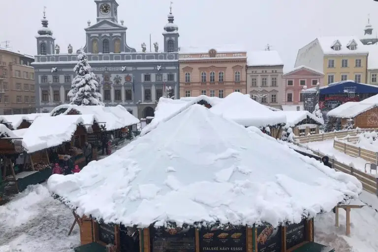 Po śnieżycy życie w Czechach powoli wraca do normy