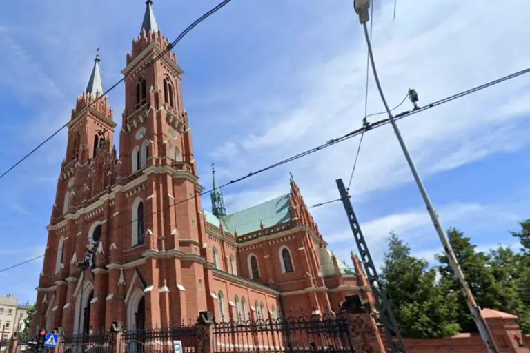 Łódź. Kościół pw. Wniebowzięcia Najświętszej Maryi Panny na placu Kościelnym