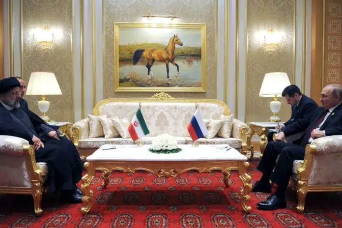 Ebrahim Ra’isi oraz Władimir Putin.