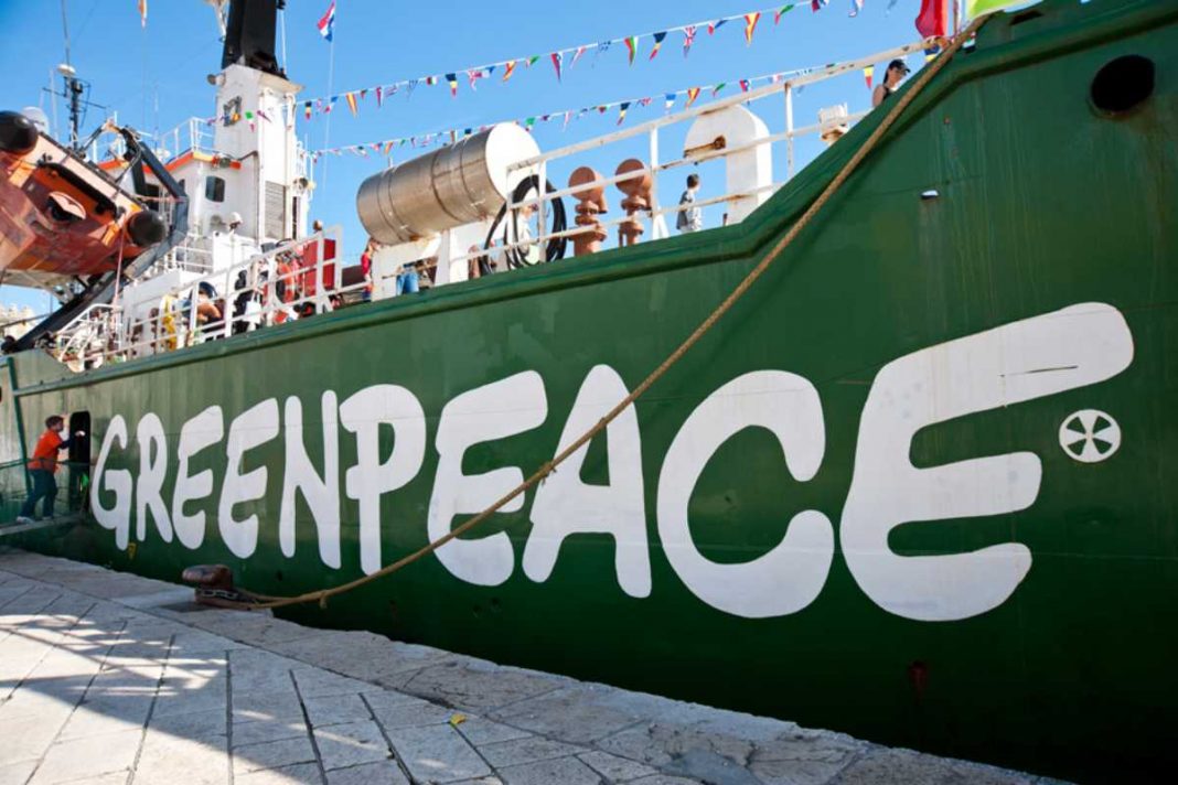 Ekoterroryści z Greenpeace uniewinnieni za swoją akcję napadu - NCZAS.INFO