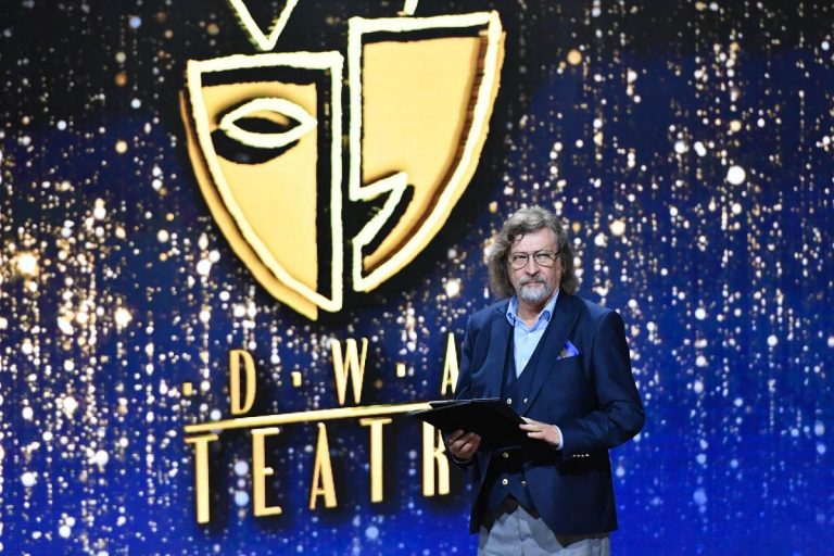 Jan Maria Tomaszewski na Gali XXII Festiwalu Teatru Polskiego Radia i Teatru Telewizji Polskiej „Dwa Teatry – Zamość 2023”, 19 bm. (wj/dw) PAP/Wojtek Jargiło