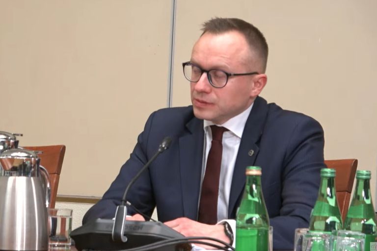 Artur Soboń przed sejmową komisją śledcza ds. wyborów korespondencyjnych. Foto: print screen yt