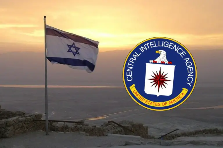Flaga Izraela oraz logo CIA.