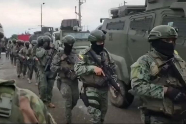 Ekwadorskie wojsko w akcji.