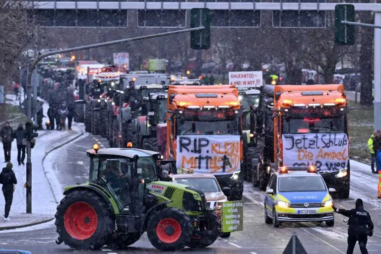 Niemieccy rolnicy protestują przeciwko polityce rządu Olafa Scholza.
