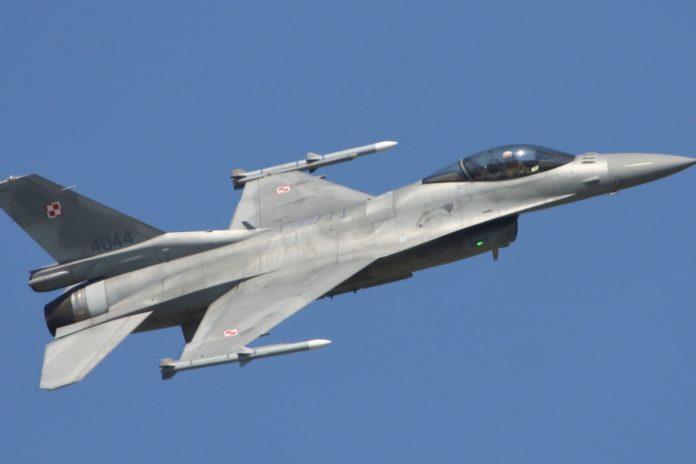 Polski Sokół Bojowy F-16C. Zdjęcie ilustracyjne. Źródło: wikimedia/Łukasz Golowow, Konflikty.pl