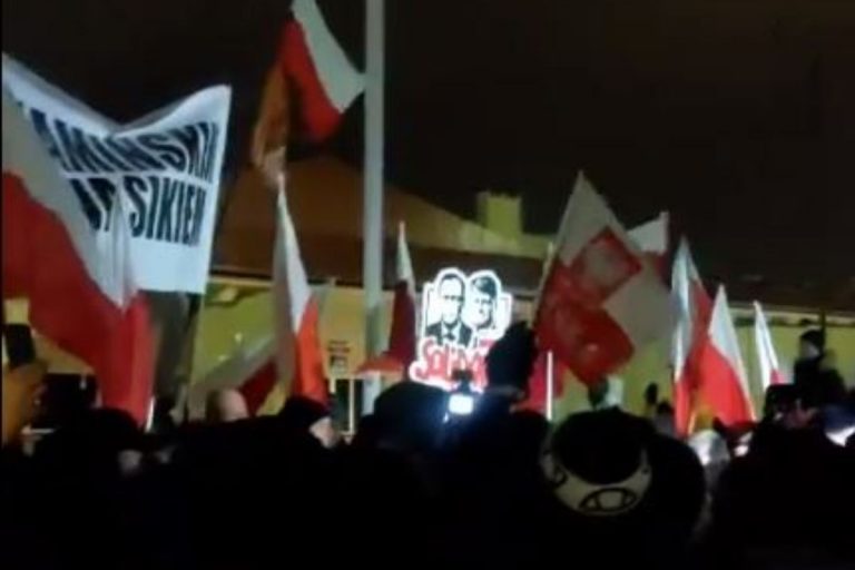 Protest przed aresztem w obronie Mariusza Kamińskiego.