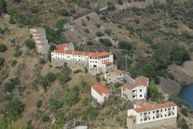 Wieś Salto de Castro.