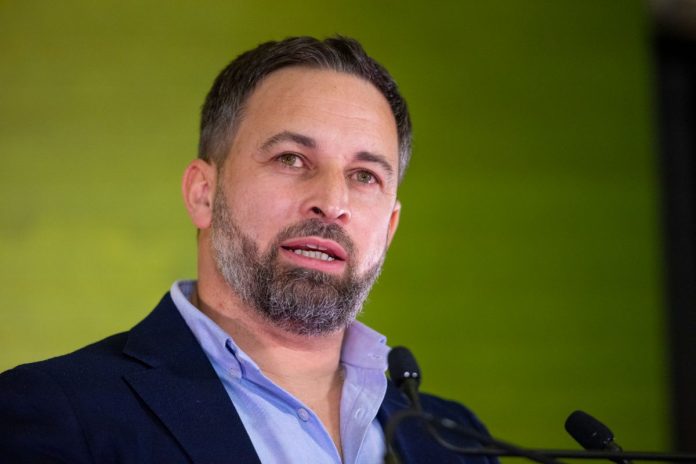 Szef hiszpańskiej prawicowej partii Vox Santiago Abascal.