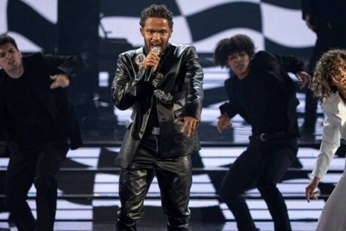 Kuba Szmajkowski jako Kendrick Lamar Źródło: YouTube / Twoja Twarz Brzmi Znajomo