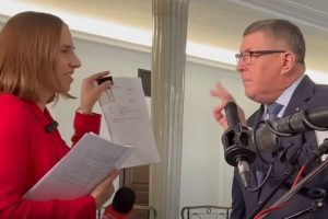 Awantura w Sejmie. Dokumenty i niewygodne dla PiS fakty. 