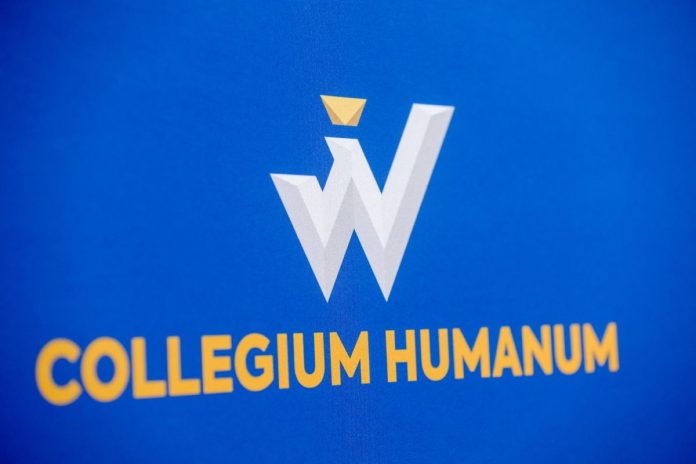 Collegium Humanum, afera z dyplomami.