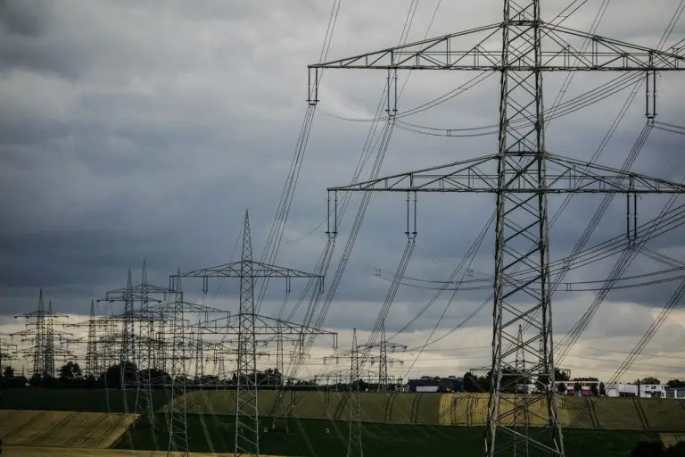 Od poniedziałku rząd wprowadził 8-godzinne przerwy w dostawie prądu