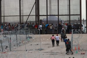 Imigranci na granicy Meksyku i USA.