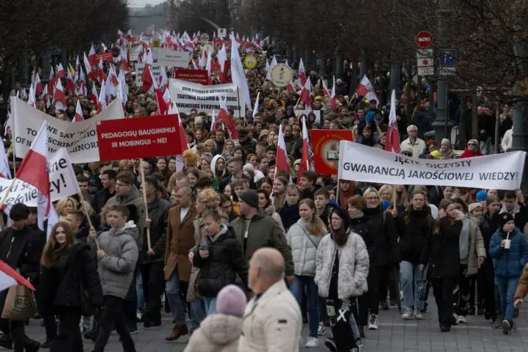 Wilno. Polacy protestują w obronie szkół mniejszości narodowych na Litwie.