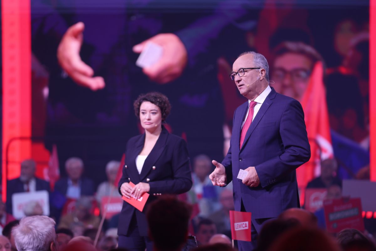 Kilometrówki Żukowskiej. Czarzasty zabrał głos. „Sensacyjność tej informacji się rozpuszcza”