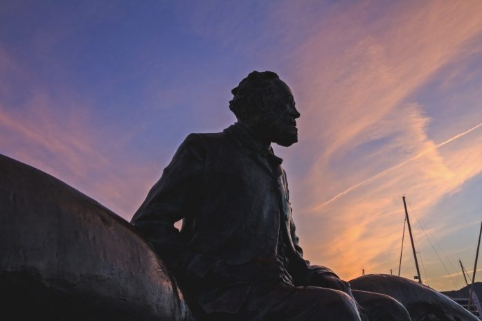 Pomnik Juliusza Verne'a. Zdjęcie ilustracyjne. /Foto: Pixabay