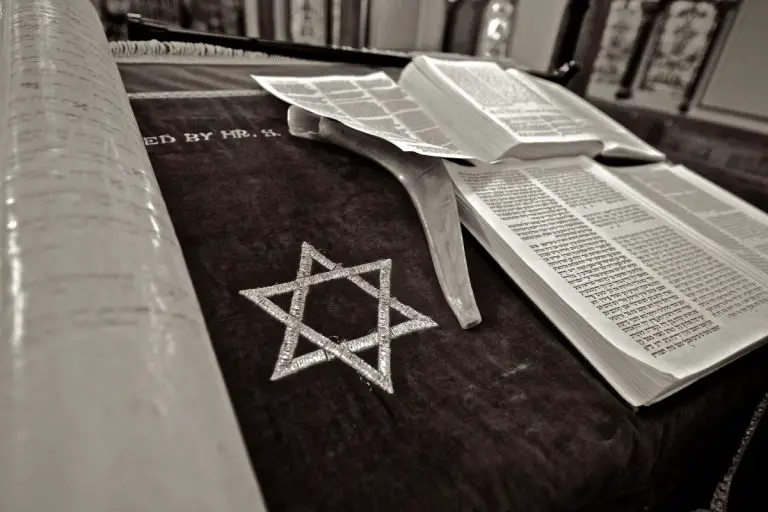 Wnętrze synagogi. Zdjęcie ilustracyjne. /Foto: Pixabay