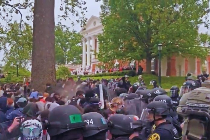 Antyizraelska demonstracja na Uniwersytecie Michigan. /Foto: Platforma X (screen)