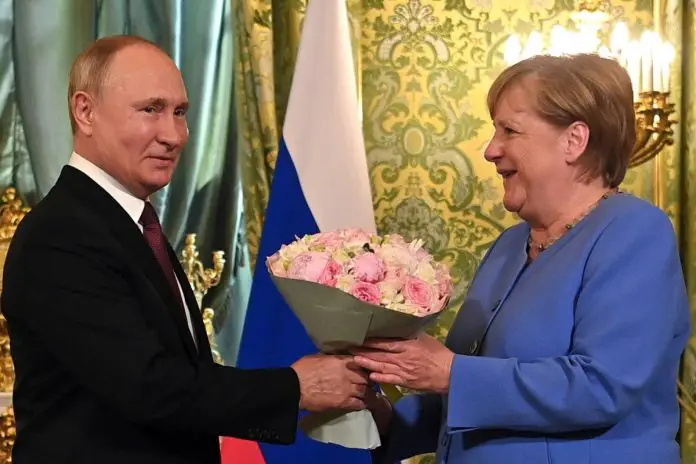 Władimir Putin i Angela Merkel. Zdjęcie ilustracyjne. Foto: PAP/EPA
