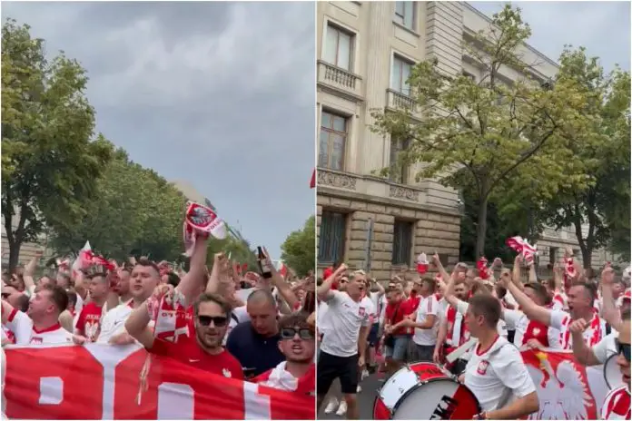Polscy kibice przed ambasadą Rosji w Berlinie.