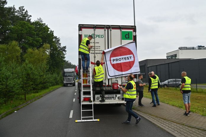 Protest przewoźników wznowiony.