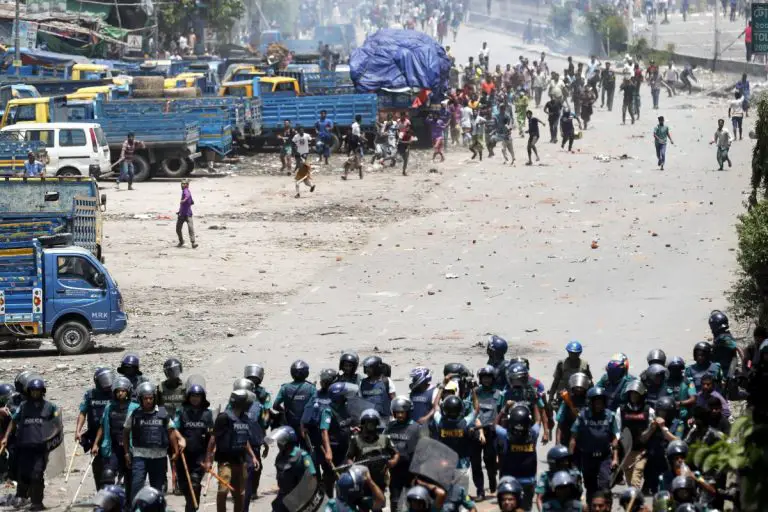 Bangladesz. Protesty studenckie są krwawo tłumione przez policję. Foto: PAP/Abaca