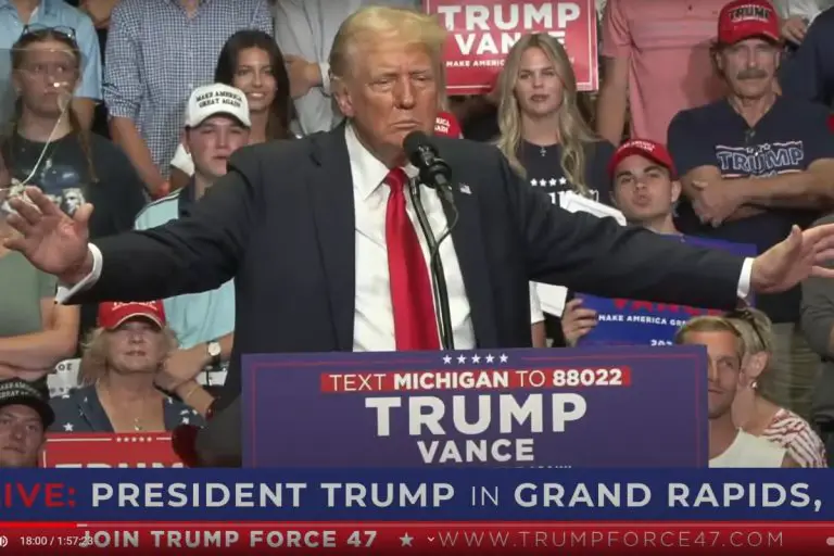Donald Trump na wiecu wyborczym w Grand Rapids. Foto: print screen yt