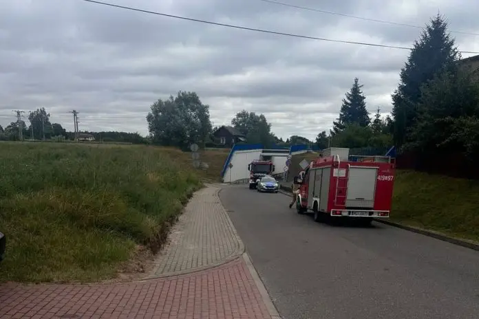 Policja i straż pożarna.