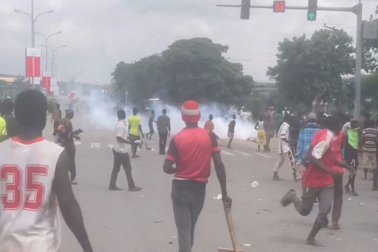 Protesty "przeciwko złym rządom" w Nigerii.