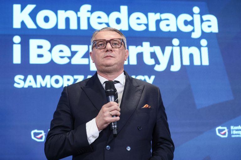 Bezpartyjni Samorządowcy , do samorządu , konfederacja , koniec , partia partii , polityk , polityk polityka , polityka , samorząd , samorządowe , sztab , sztab wyborczy , wieczór wyborczy , władza samorządowa , wyborczy , wyborów , wybory , wybory samorządowe , wybór władz samorządowych , wyniki , 1 1. pierwsza tura wyborów