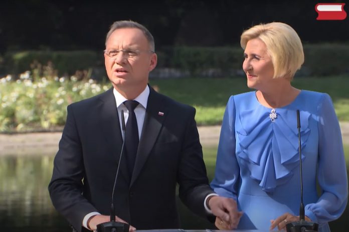 Prezydent Andrzej Duda z małżonką Agatą Kornhauser-Dudą. Foto: print screen yt Prezydent RP