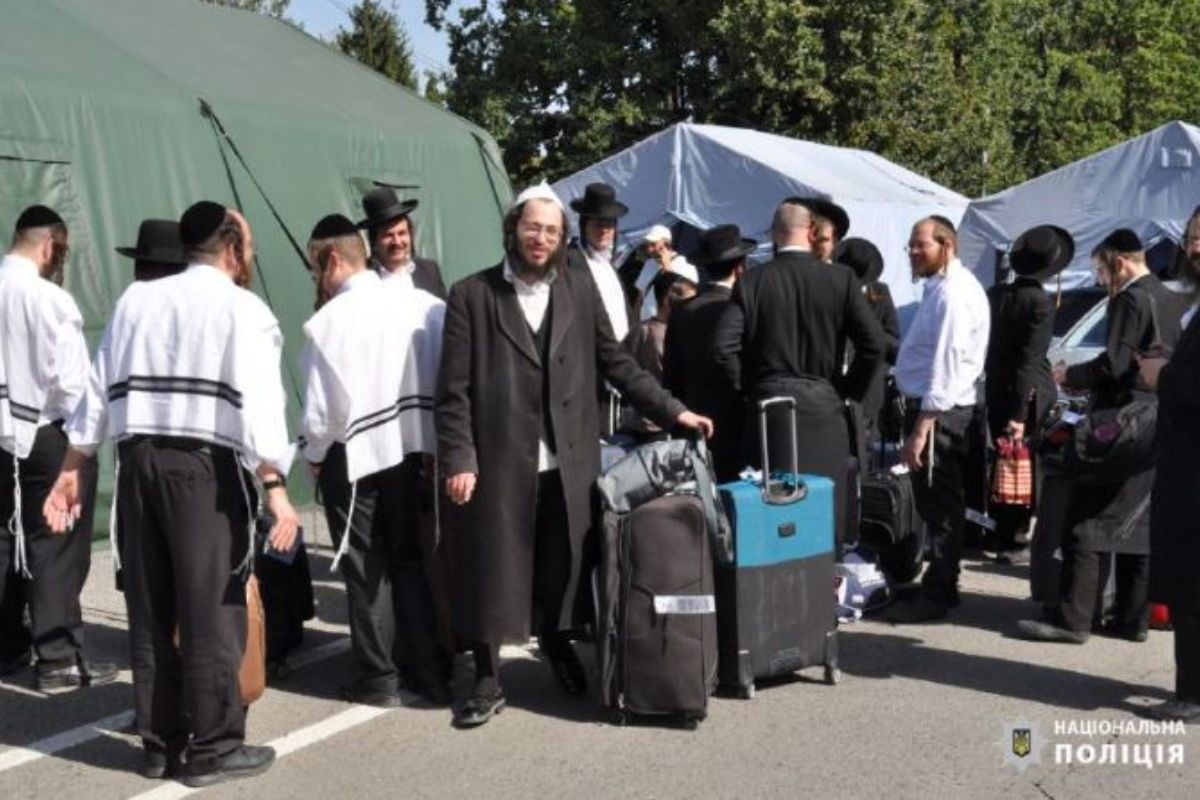 Chasydzi pojechali świętować na Ukrainę, do Humania. Dziesiątki tysięcy chasydów żadnej wojny się nie boją.