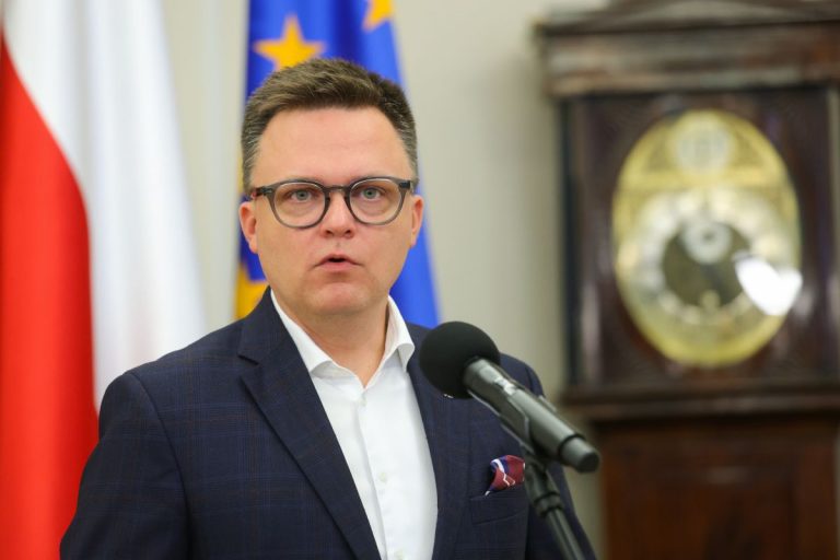 Szymon Hołownia o powodzi.