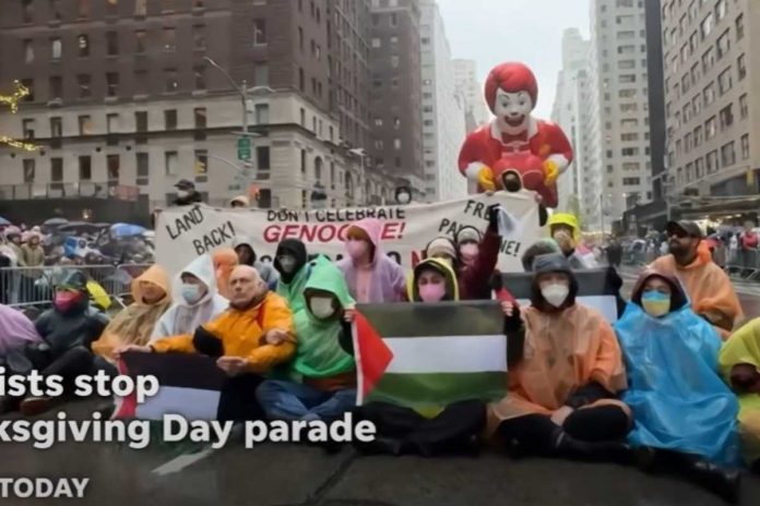 Propalestyńska manifestacja na Paradzie Macy's