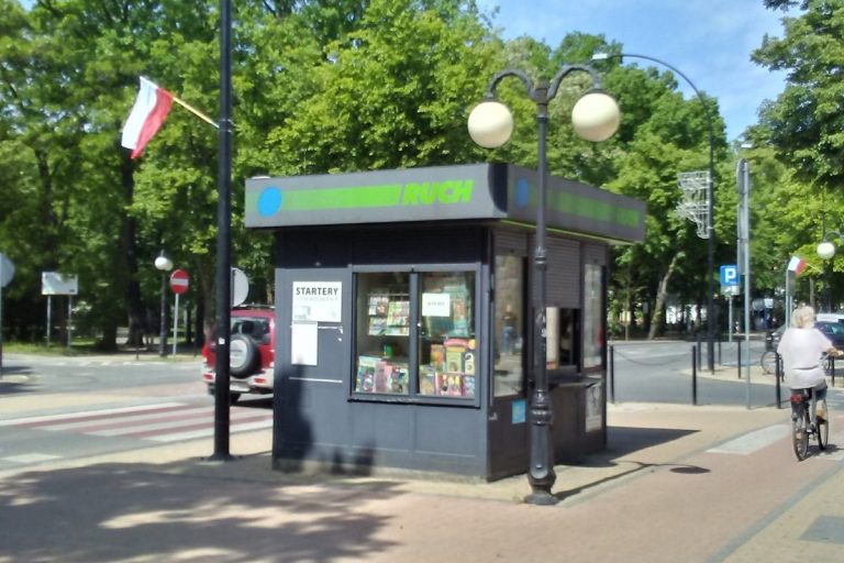 Kiosk RUCHu w Tomaszowie Mazowieckim. Foto: wikimedia