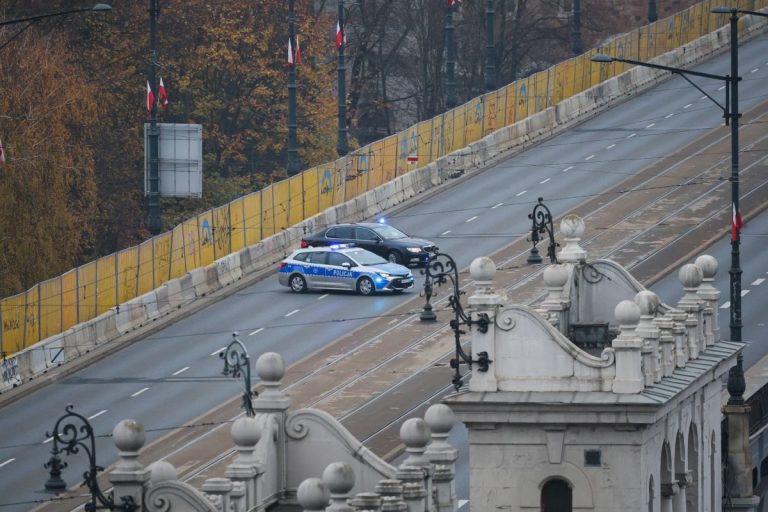 Policja na trasie Marszu Niepodległości.