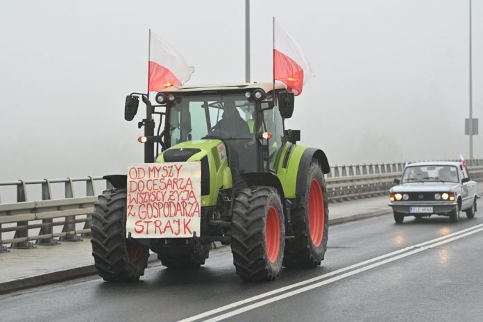 protest rolnikow ciagnik traktor