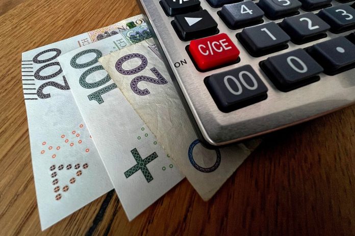 pieniądze banknoty kalkulator