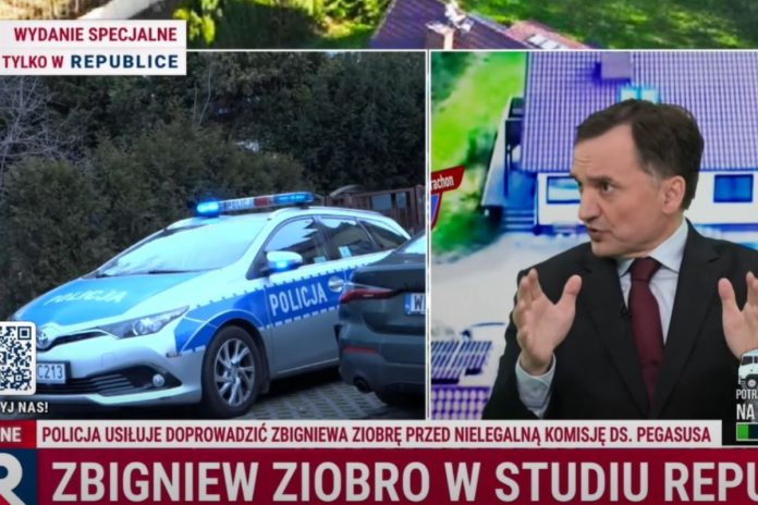 Zbigniew Ziobro w studio Telewizji Republika.