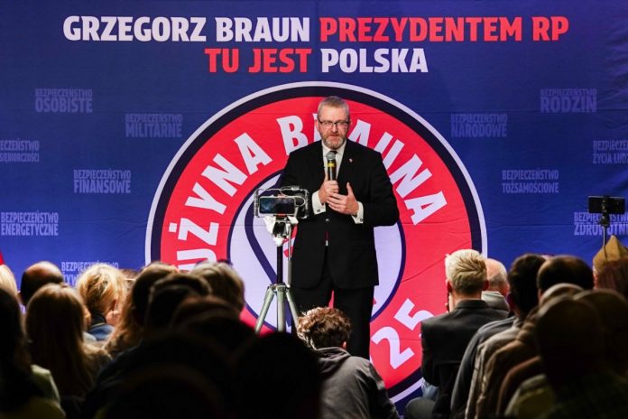 Grzegorz Braun podczas spotkania z wyborcami. Foto: X/Konrad Niżnik