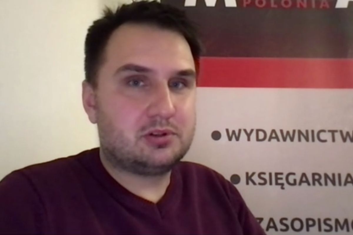 Zarzuty za wydanie publicznie dostępnej książki. „Kraj, w którym policja jest szkolona w POLIN…” [VIDEO]