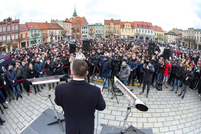 Sławomir Mentzen na spotkaniu we Wrześni. Foto: Konfederacja